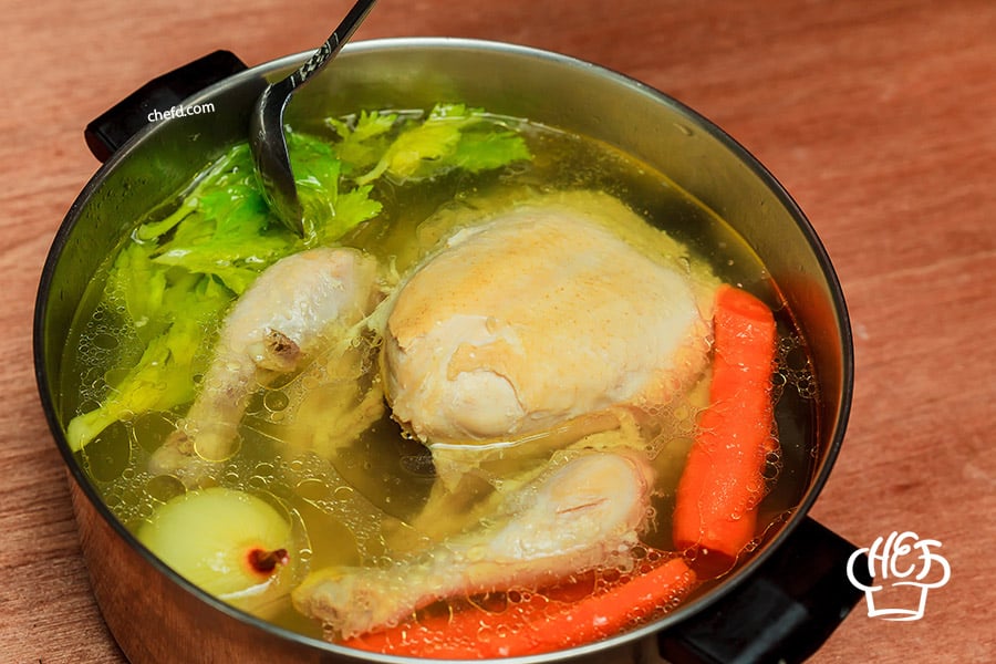 How to boil chicken in a pan with vegetables & herbs