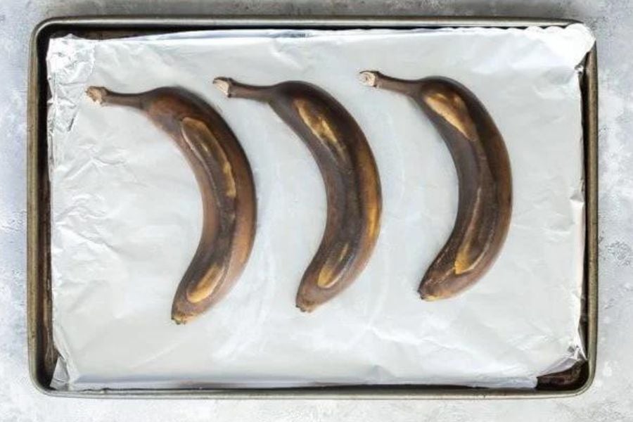 How to Ripen Bananas: ripened bananas kept on a tray