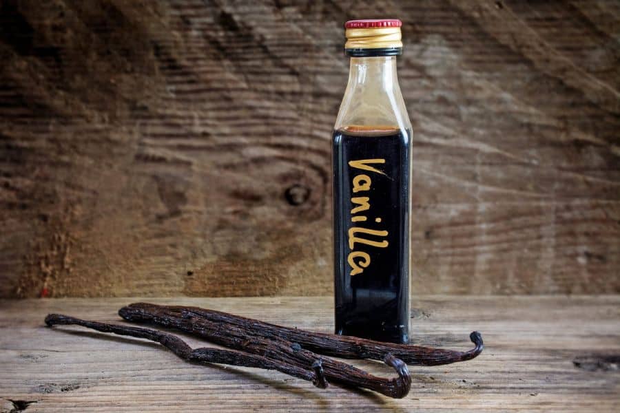 Imitation Vanilla vs Vanilla Extract What's the Difference and Which