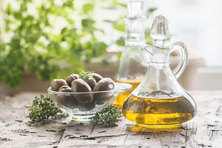 olive oil - one of the best substitutes for vegetable oil