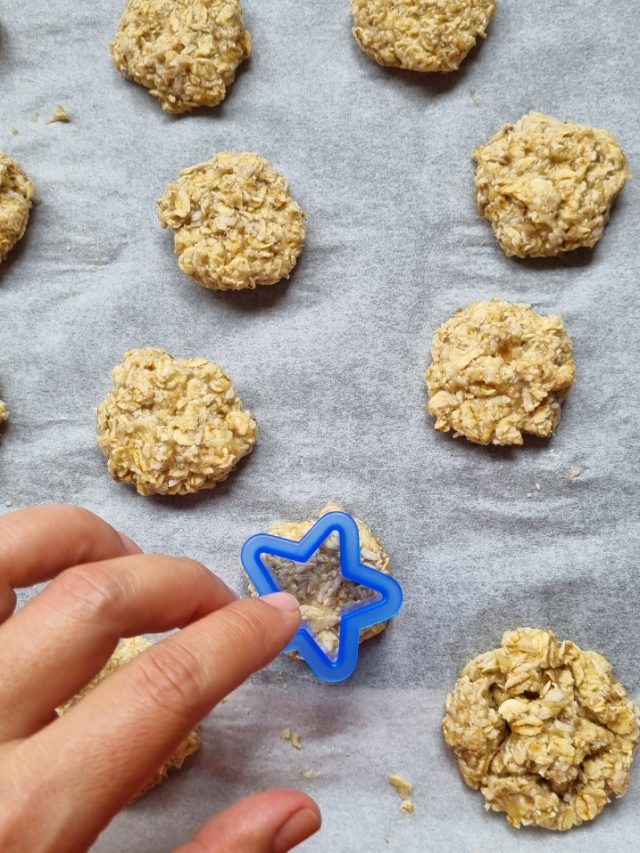 making-oats-cookies-chefd-com